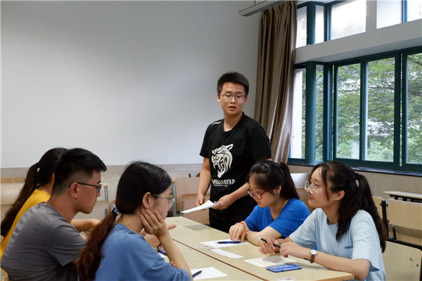 无领导小组讨论总结发言_副本.jpg